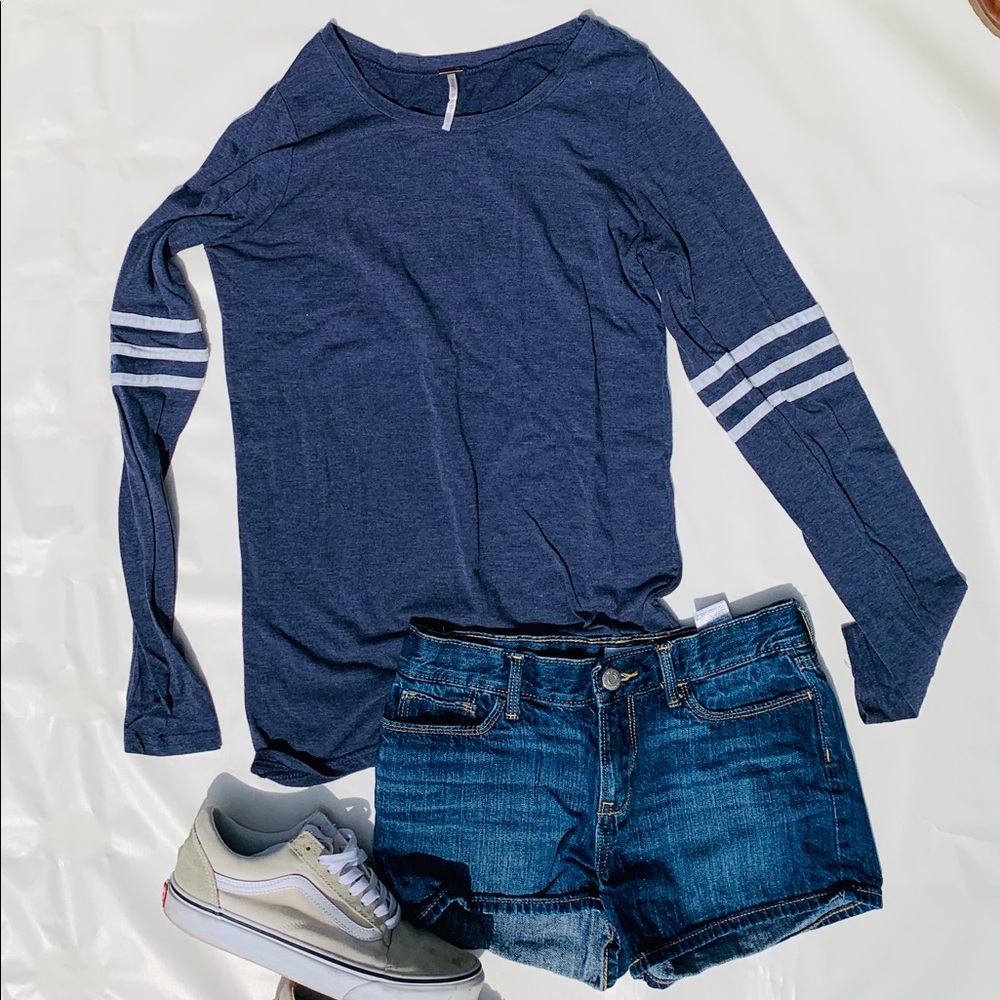 🌿Navy stripes tee shirt